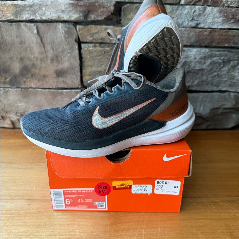 Women’s Nike Air Winflo 9 Athletic Shoes 6.5